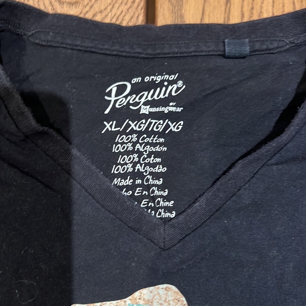 Penguin tee - Picture 2 of 2